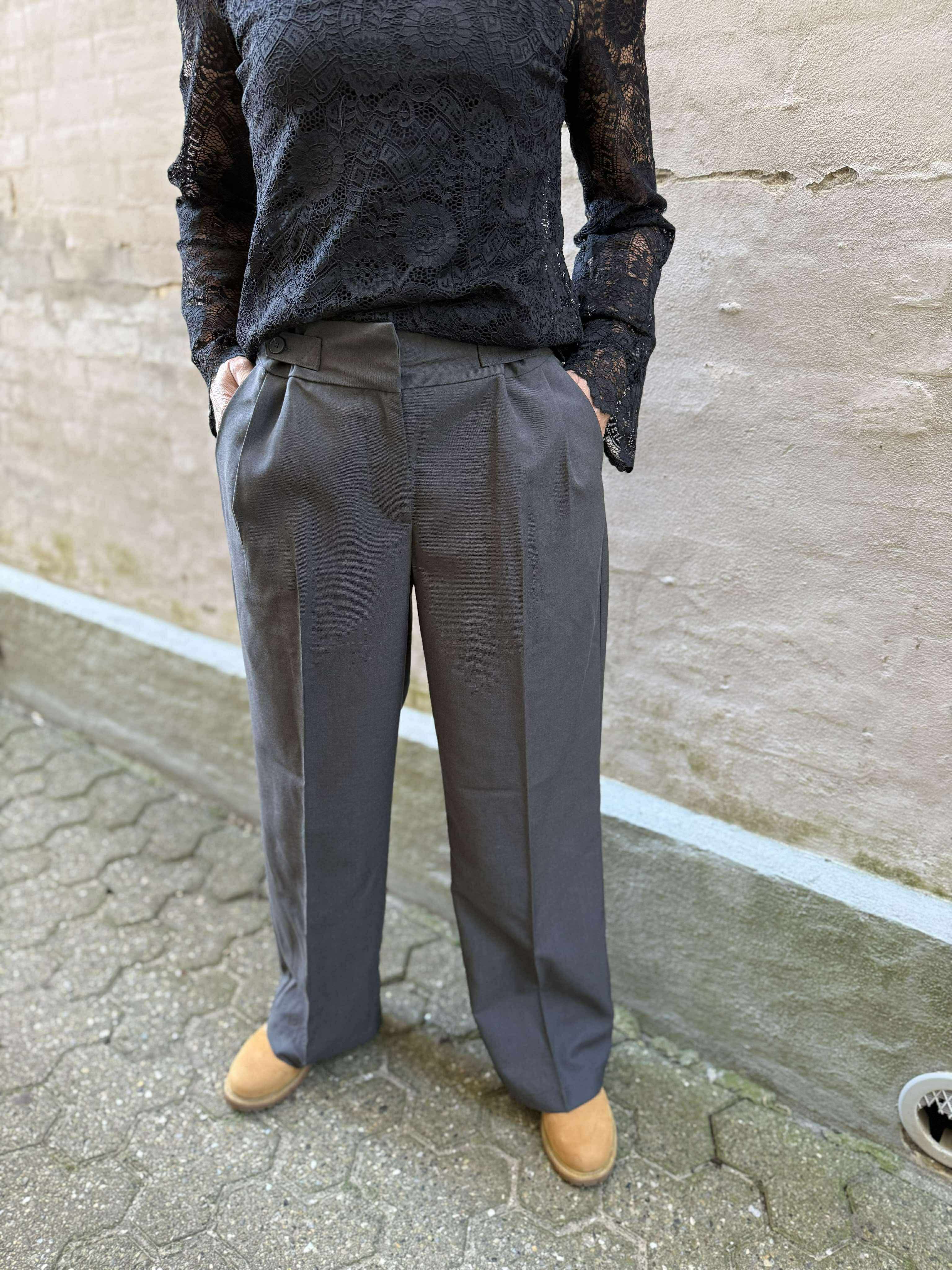 VMNIKKI Tailored Trousers - Dark Grey Melange